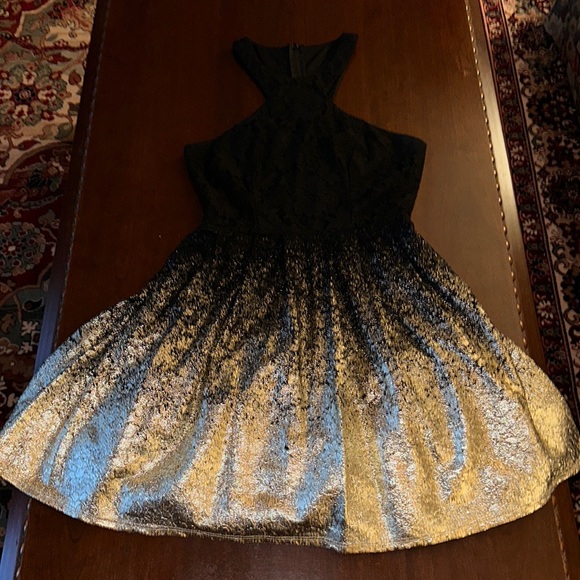Cocktail or dress for dance. Black and gold jr size 5/6 - Picture 2 of 4
